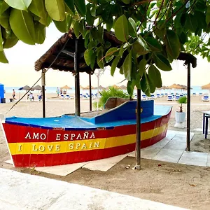 https://modern-1-bedroom-seaside-apartment-with-pool.es-andalucia.com
